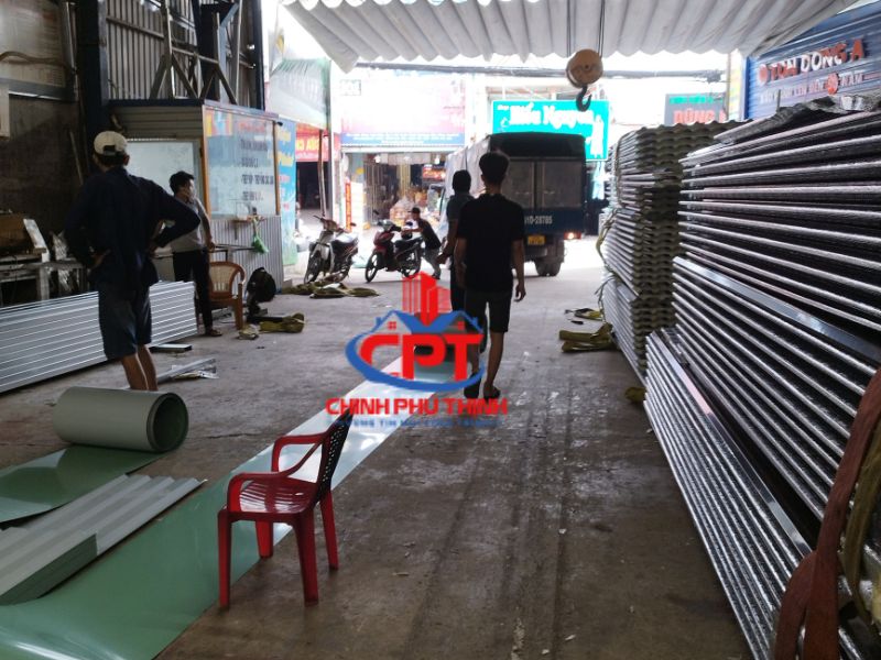 Cơ sở cung cấp Tôn Việt Nhật uy tín, giá rẻ